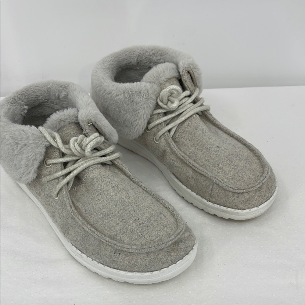 Hey Dude Gray and White Slippers with Plush Collar WOMENS SIZE 6